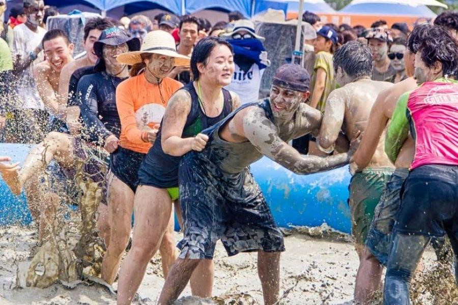 Với hệ thống giao thông phát triển Bạn có thể dễ dàng di chuyển đến lễ hội bùn Boryeong